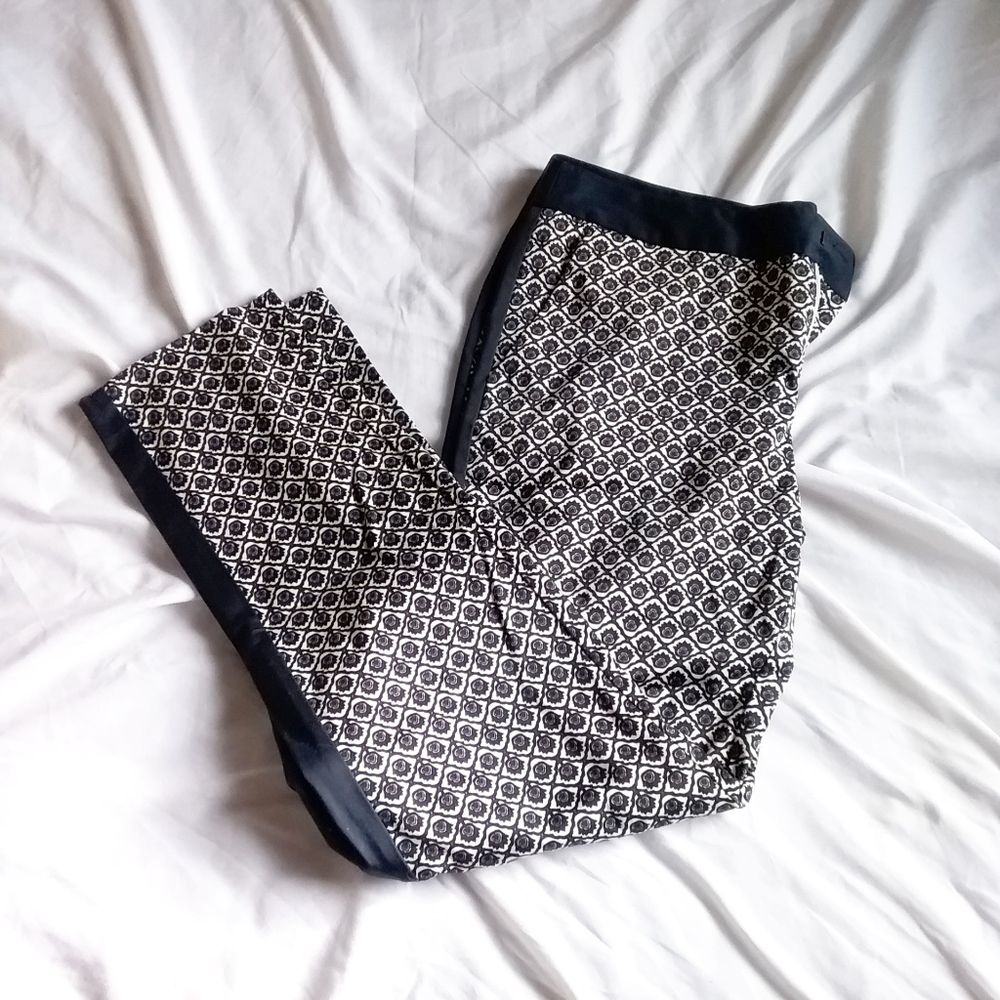 Love 21 large patterned Pants